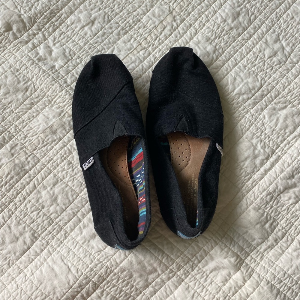 Size 7 Black Toms